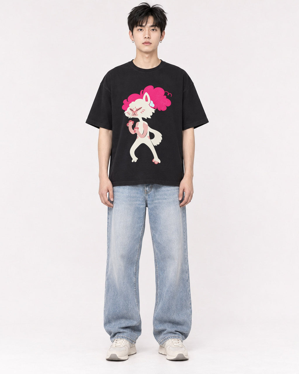 Mockup Boxy Heavyweight Tee Black male full-body 01