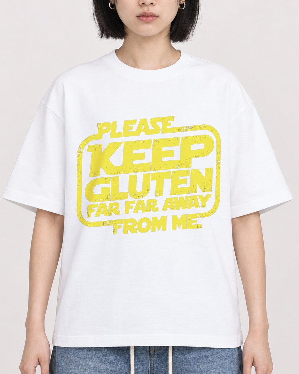 Mockup Boxy Heavyweight Tee White female close-up 11
