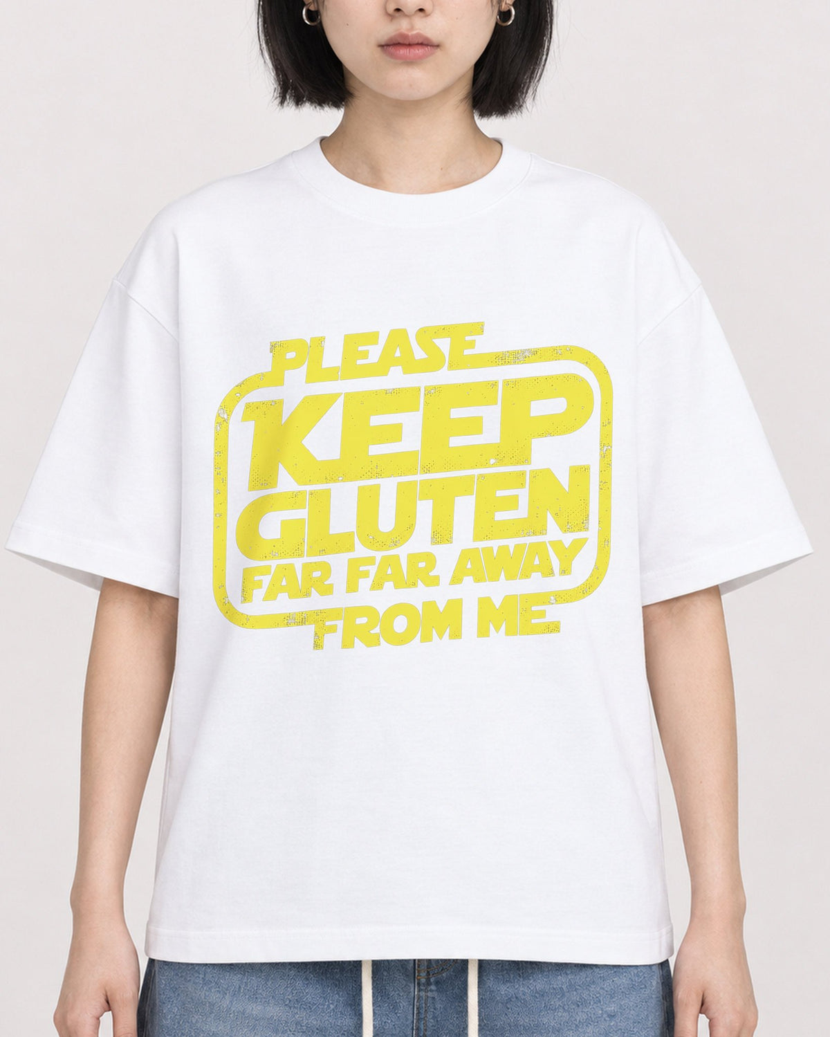 Mockup Boxy Heavyweight Tee White female close-up 11