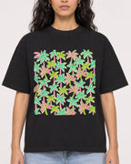 Mockup Boxy Heavyweight Tee Black female close-up 07