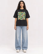 Mockup Boxy Heavyweight Tee Black female full-body 07