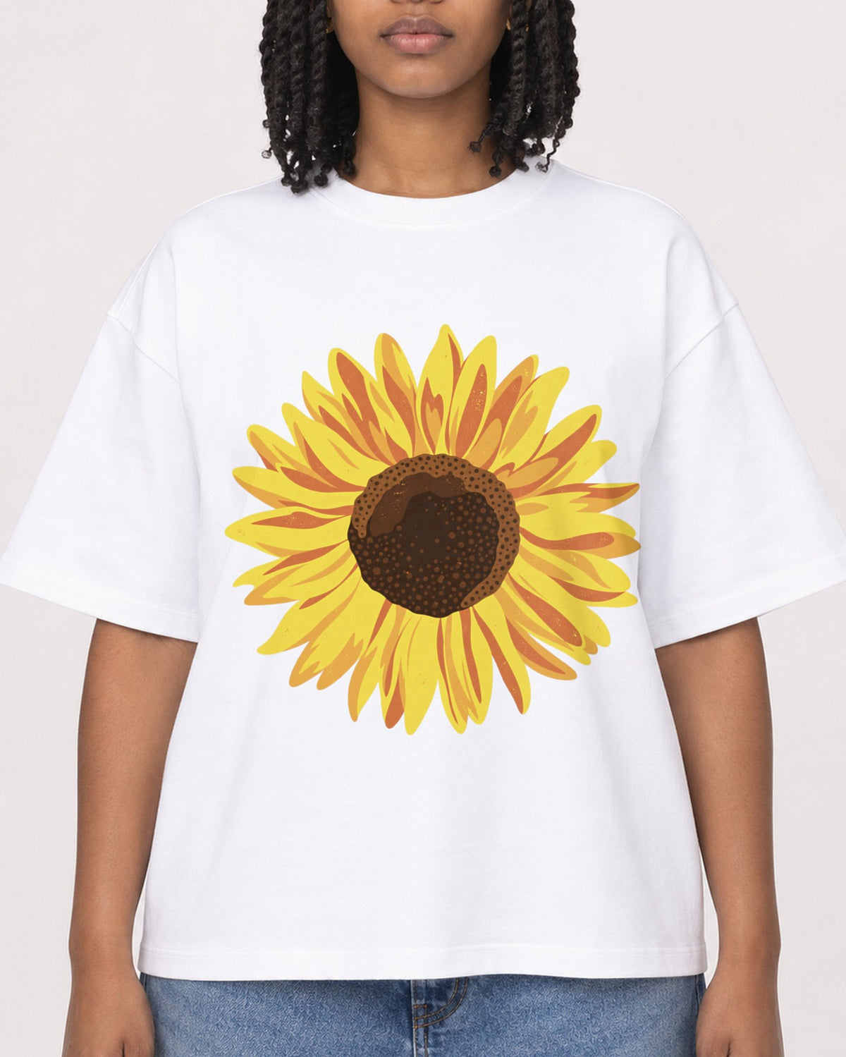 Mockup Boxy Heavyweight Tee White female close-up 15