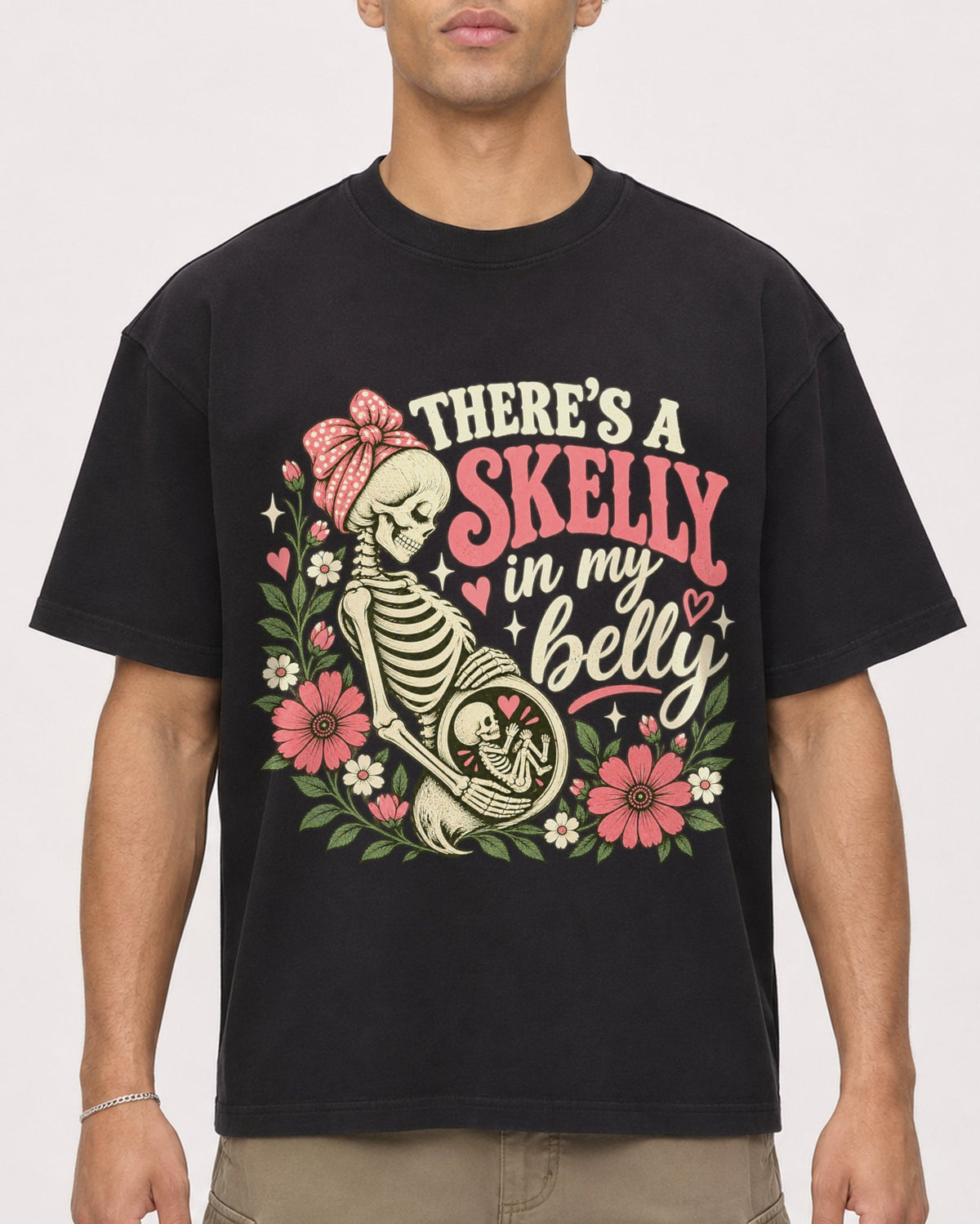 Mockup Boxy Heavyweight Tee Black male close-up 20