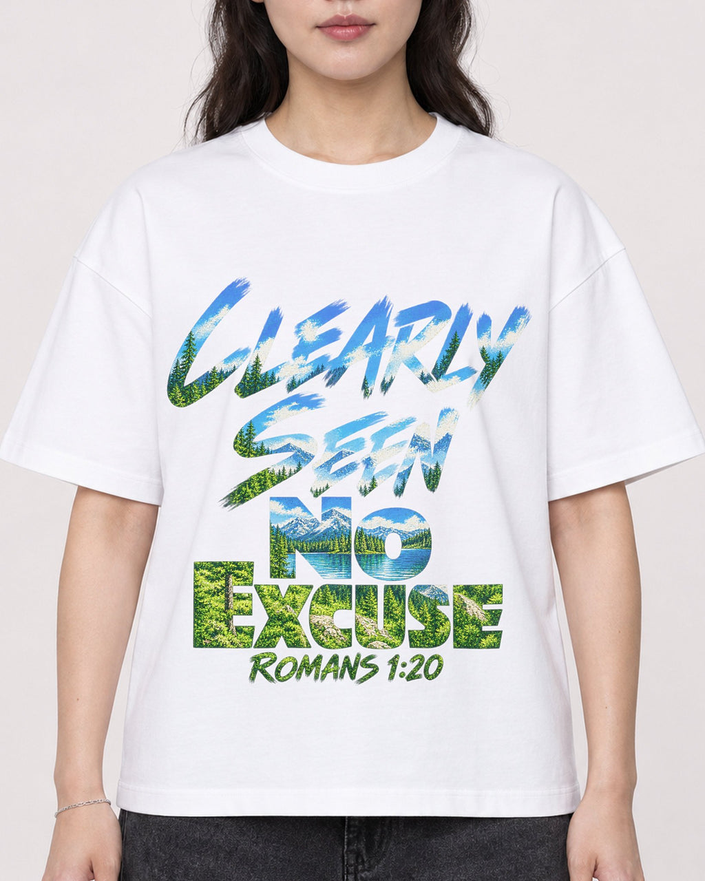 Mockup Boxy Heavyweight Tee White female close-up 03
