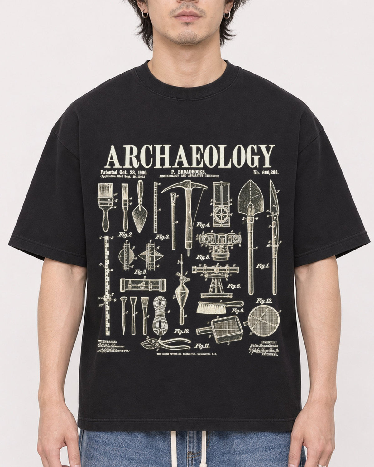 Mockup Boxy Heavyweight Tee Black male close-up 03