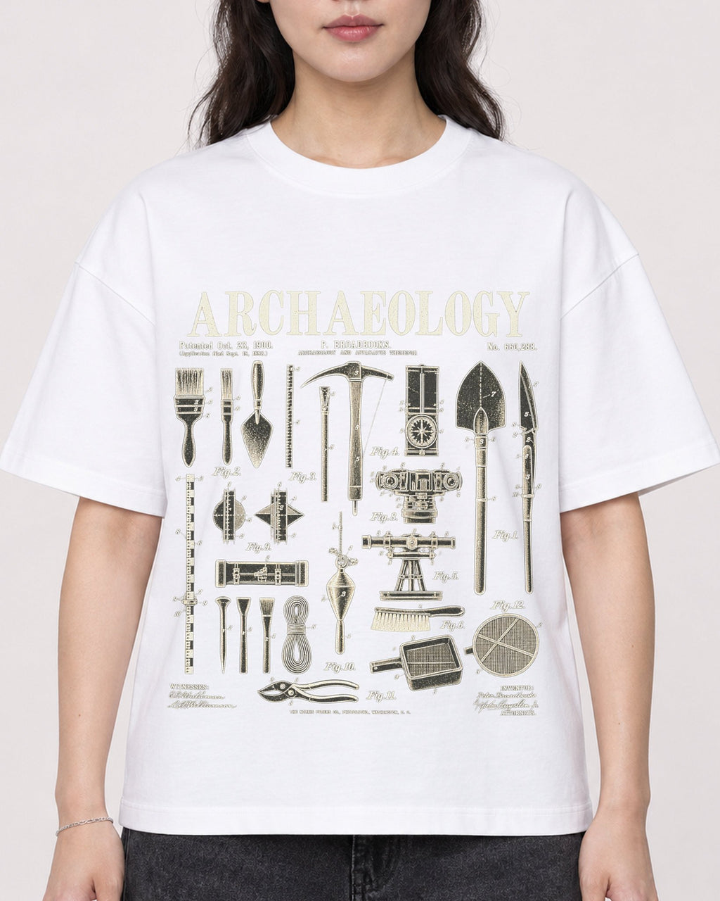 Mockup Boxy Heavyweight Tee White female close-up 03