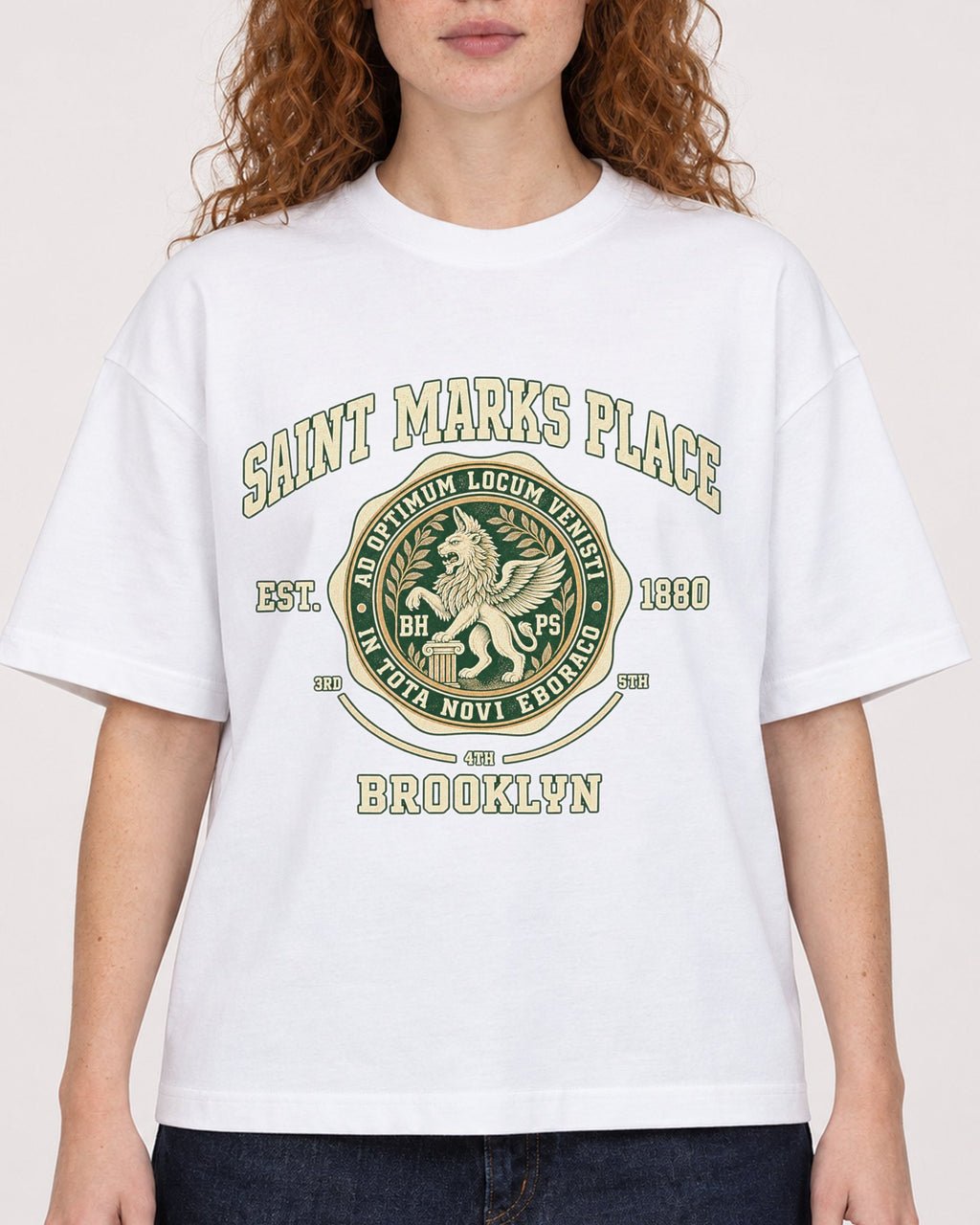Mockup Boxy Heavyweight Tee White female close-up 09