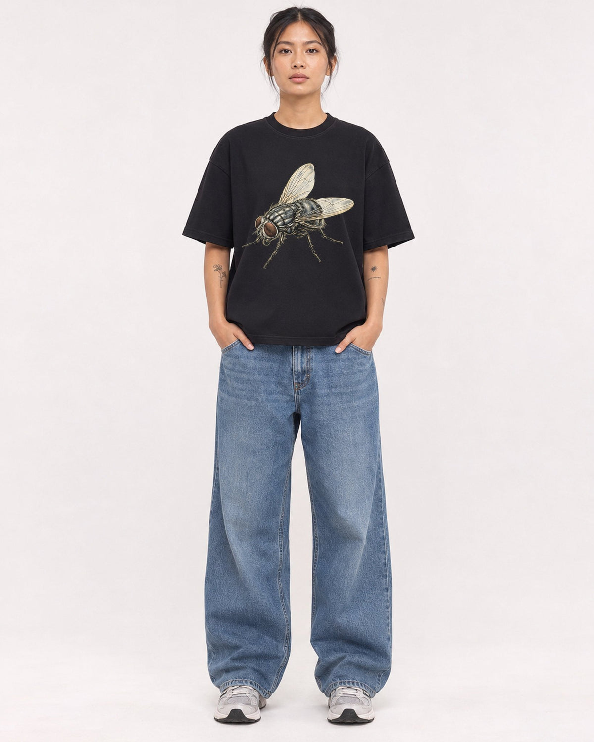 Mockup Boxy Heavyweight Tee Black female full-body 12