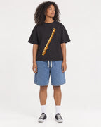 Mockup Boxy Heavyweight Tee Black female full-body 05