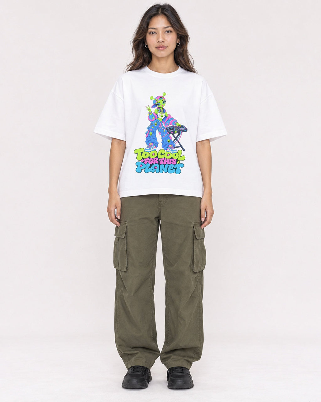 Mockup Boxy Heavyweight Tee White female full-body 02