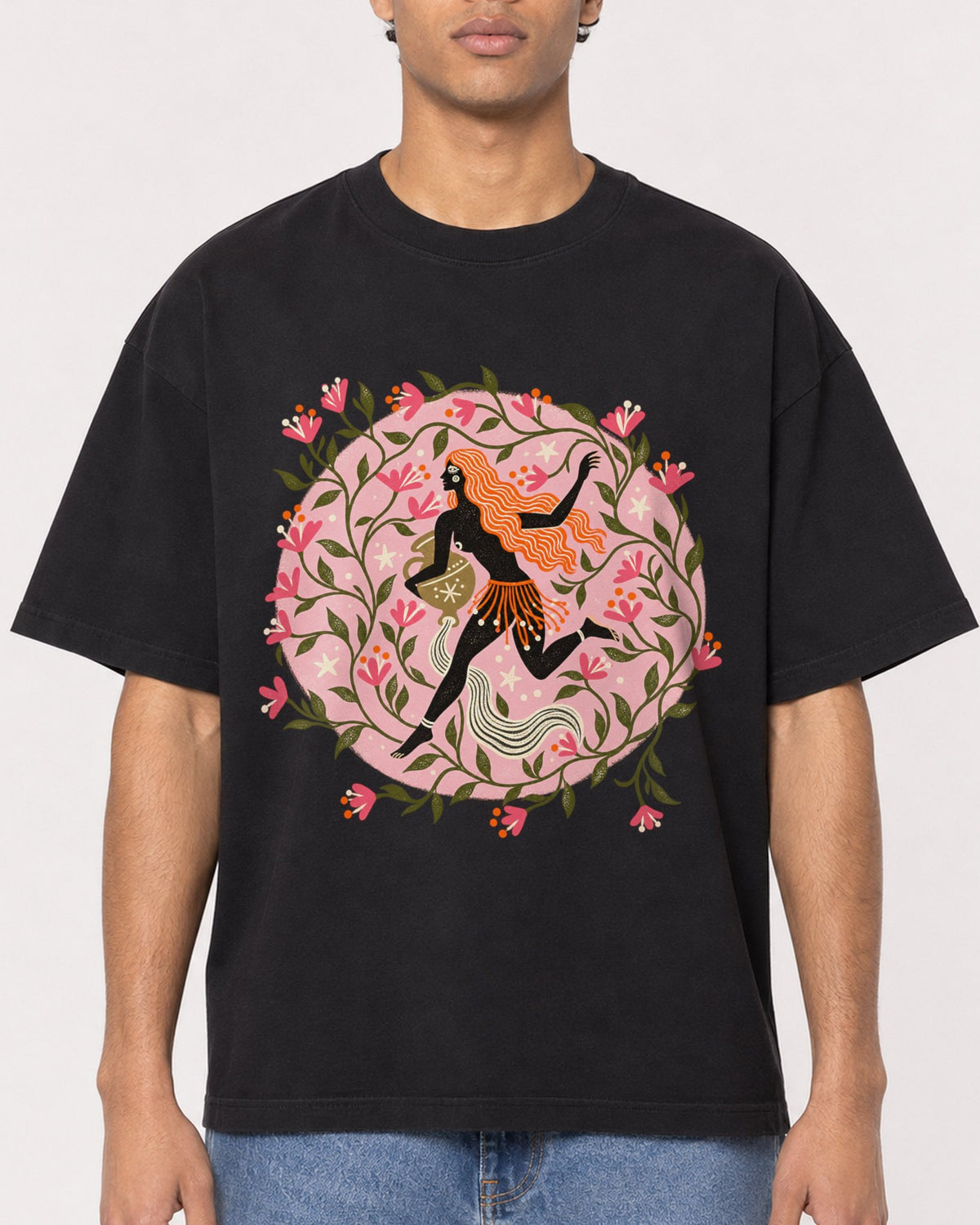 Mockup Boxy Heavyweight Tee Black male close-up 10