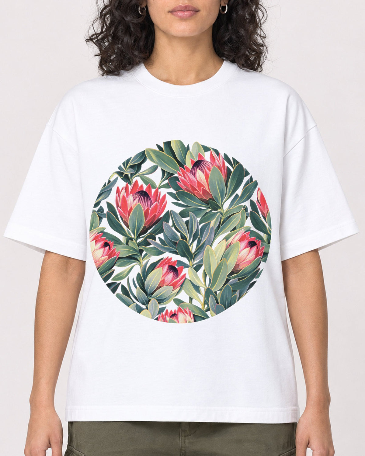 Mockup Boxy Heavyweight Tee White female close-up 27