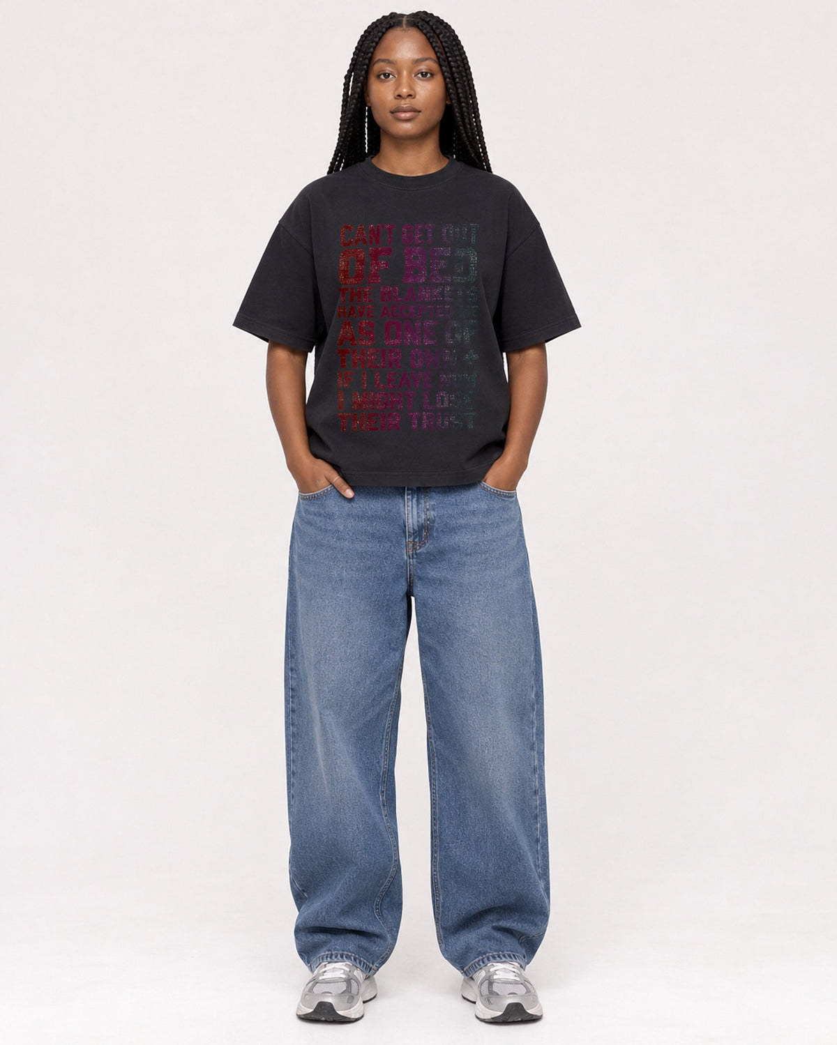 Mockup Boxy Heavyweight Tee Black female full-body 04