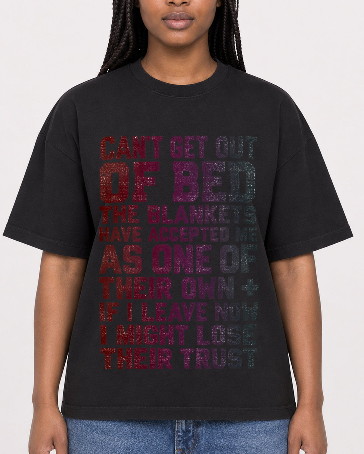 Mockup Boxy Heavyweight Tee Black female close-up 04