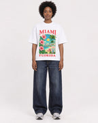 Mockup Boxy Heavyweight Tee White female full-body 14
