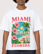 Mockup Boxy Heavyweight Tee White female close-up 14