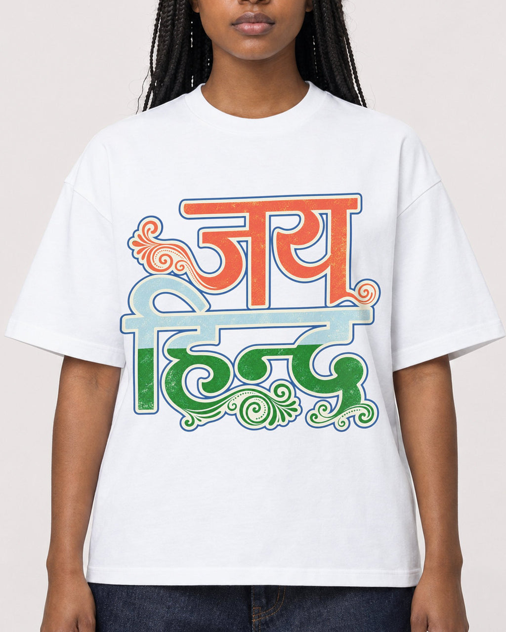 Mockup Boxy Heavyweight Tee White female close-up 04