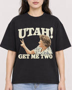 Mockup Boxy Heavyweight Tee Black female close-up 03