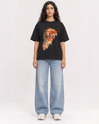 Mockup Boxy Heavyweight Tee Black female full-body 07