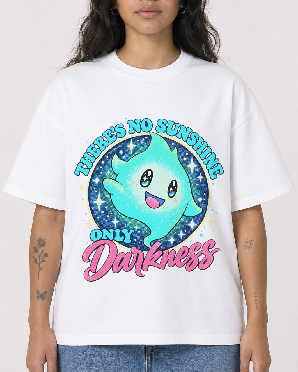 Mockup Boxy Heavyweight Tee White female close-up 30