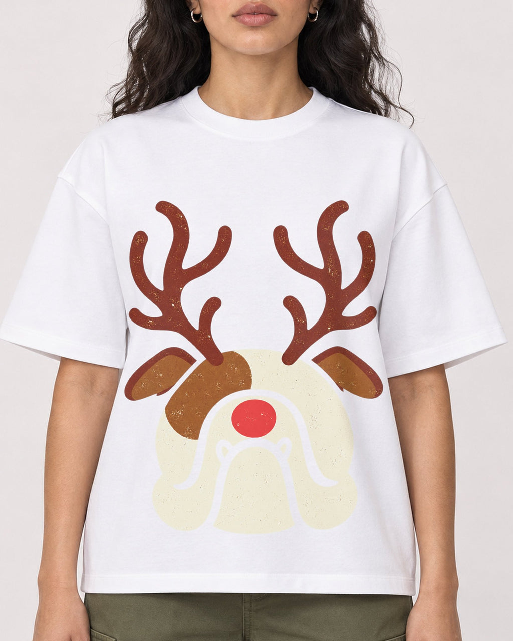 Mockup Boxy Heavyweight Tee White female close-up 07