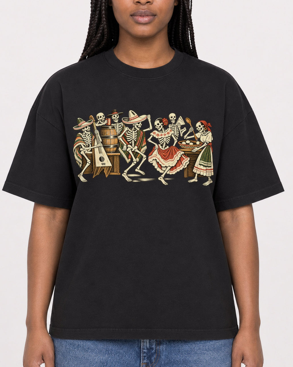 Mockup Boxy Heavyweight Tee Black female close-up 04