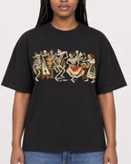 Mockup Boxy Heavyweight Tee Black female close-up 04