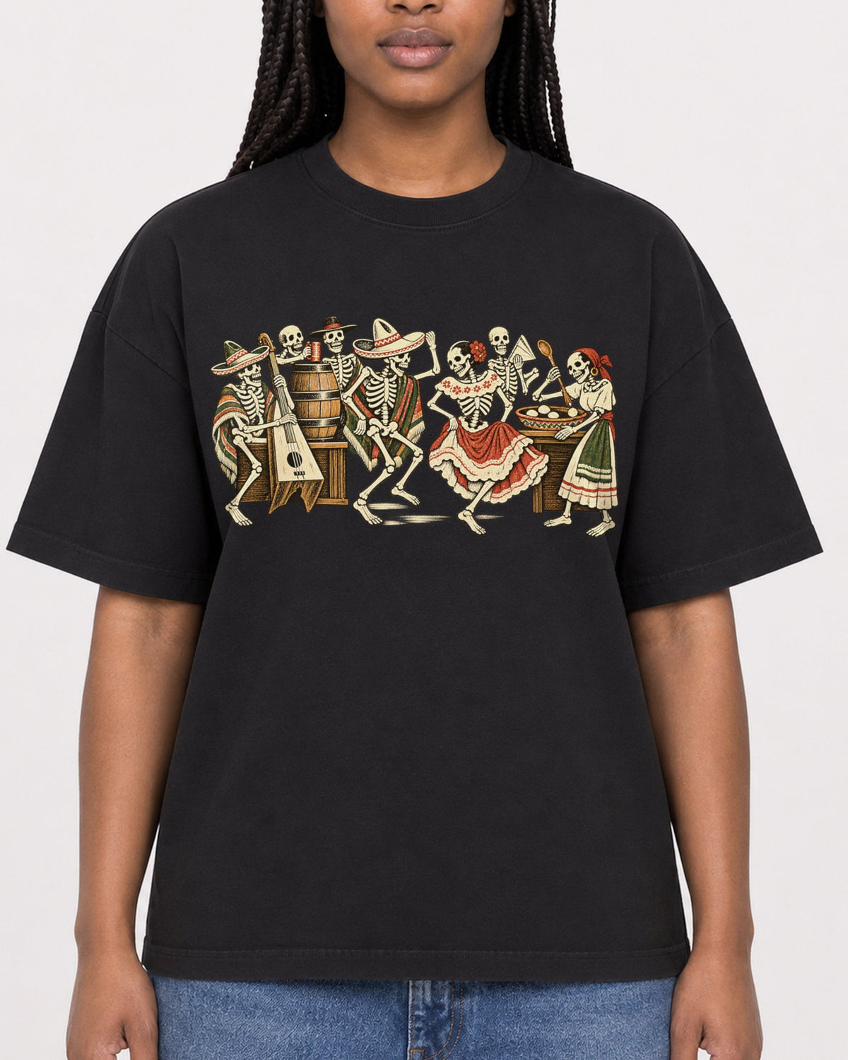 Mockup Boxy Heavyweight Tee Black female close-up 04