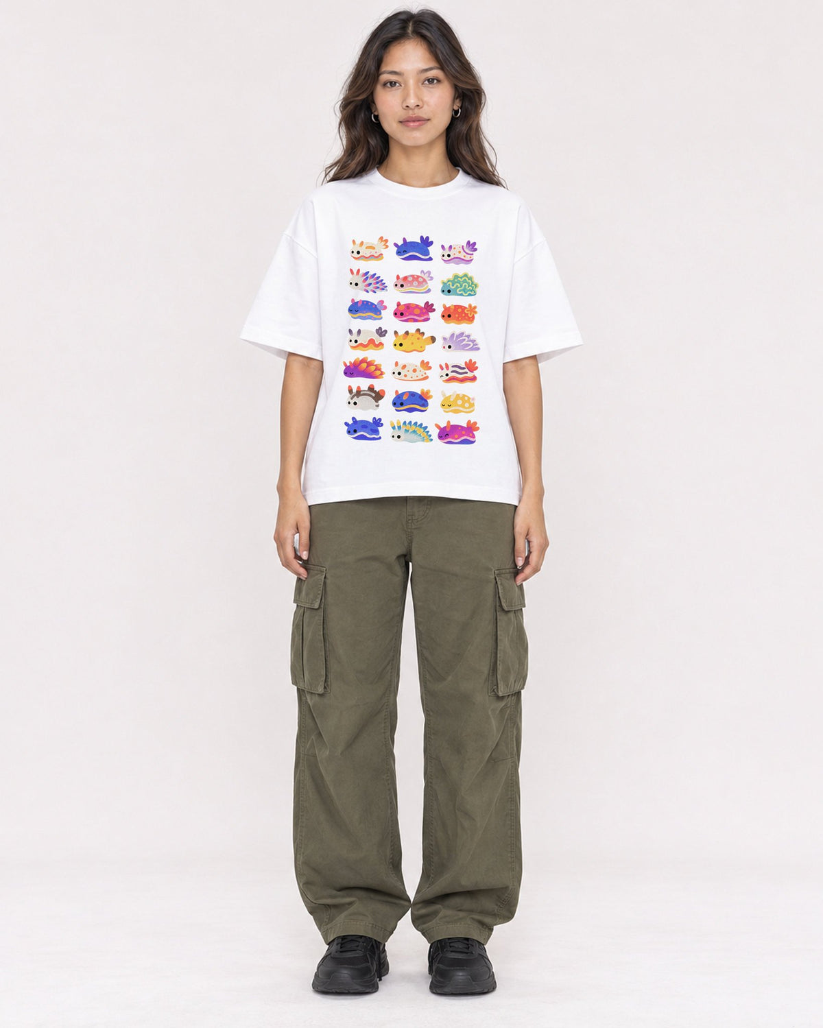 Mockup Boxy Heavyweight Tee White female full-body 02