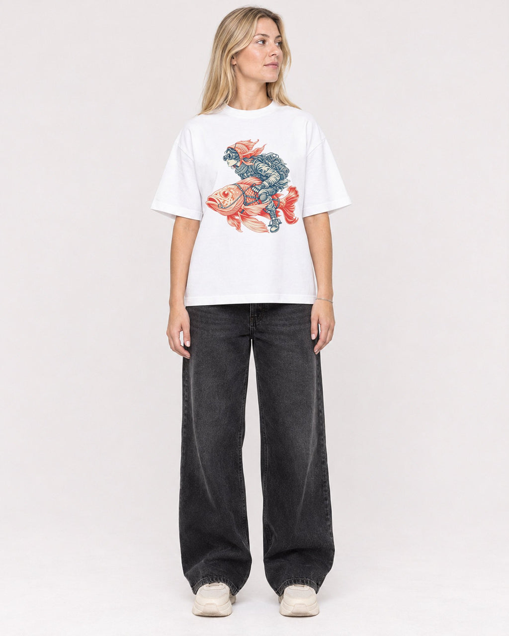 Mockup Boxy Heavyweight Tee White female full-body 08