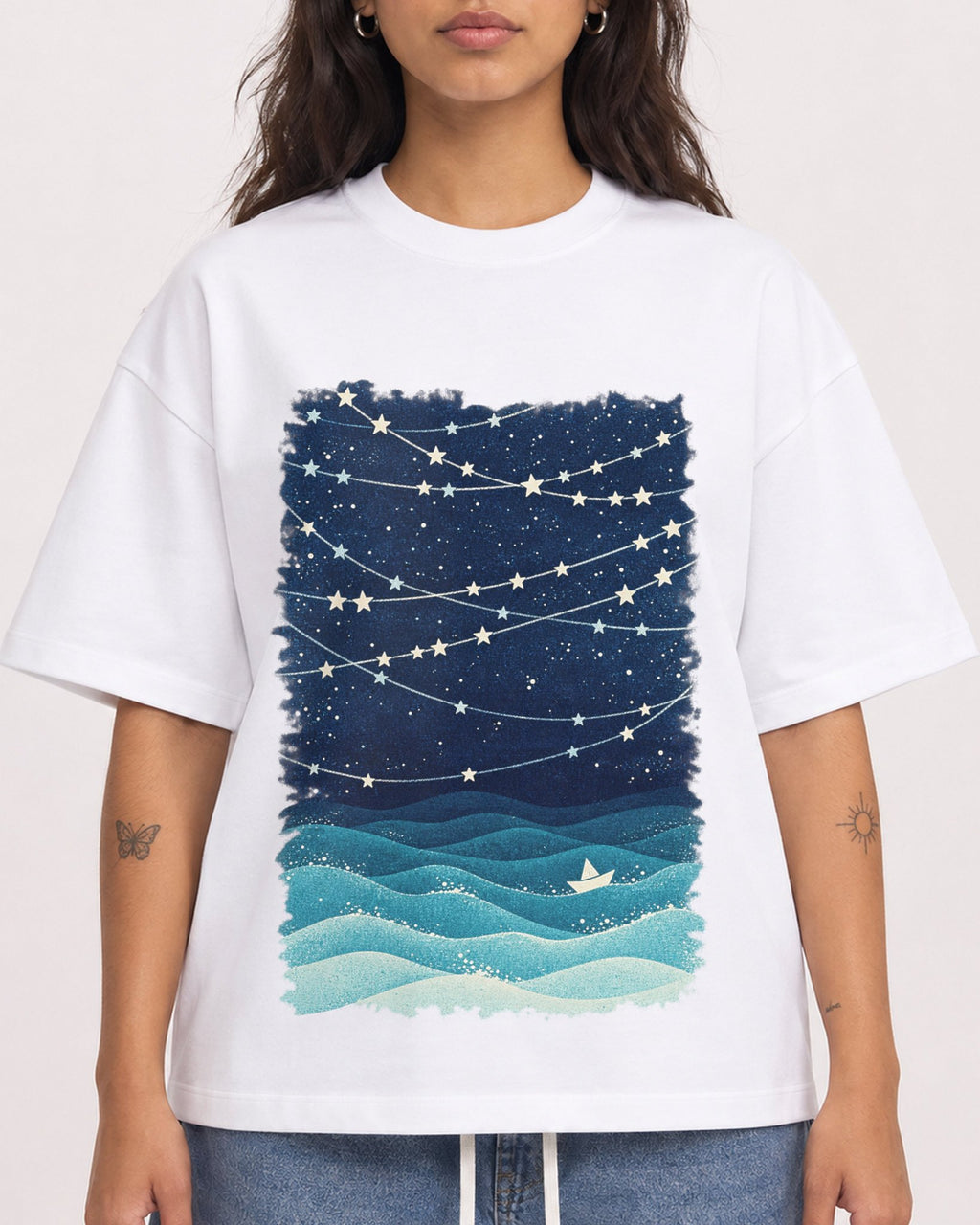 Mockup Boxy Heavyweight Tee White female close-up 06