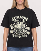 Mockup Boxy Heavyweight Tee Black female close-up 08