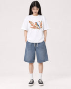 Mockup Boxy Heavyweight Tee White female full-body 01