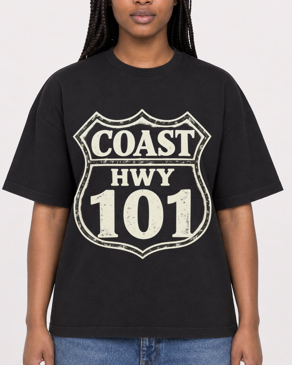 Mockup Boxy Heavyweight Tee Black female close-up 04