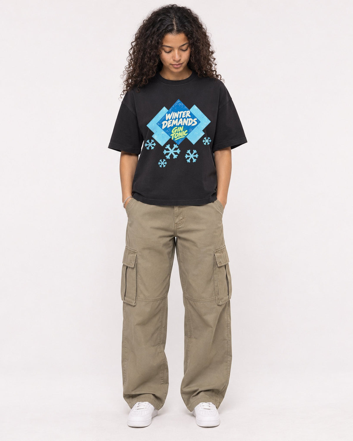 Mockup Boxy Heavyweight Tee Black female full-body 10
