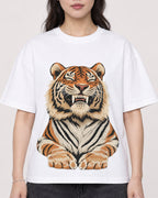 Mockup Boxy Heavyweight Tee White female close-up 03