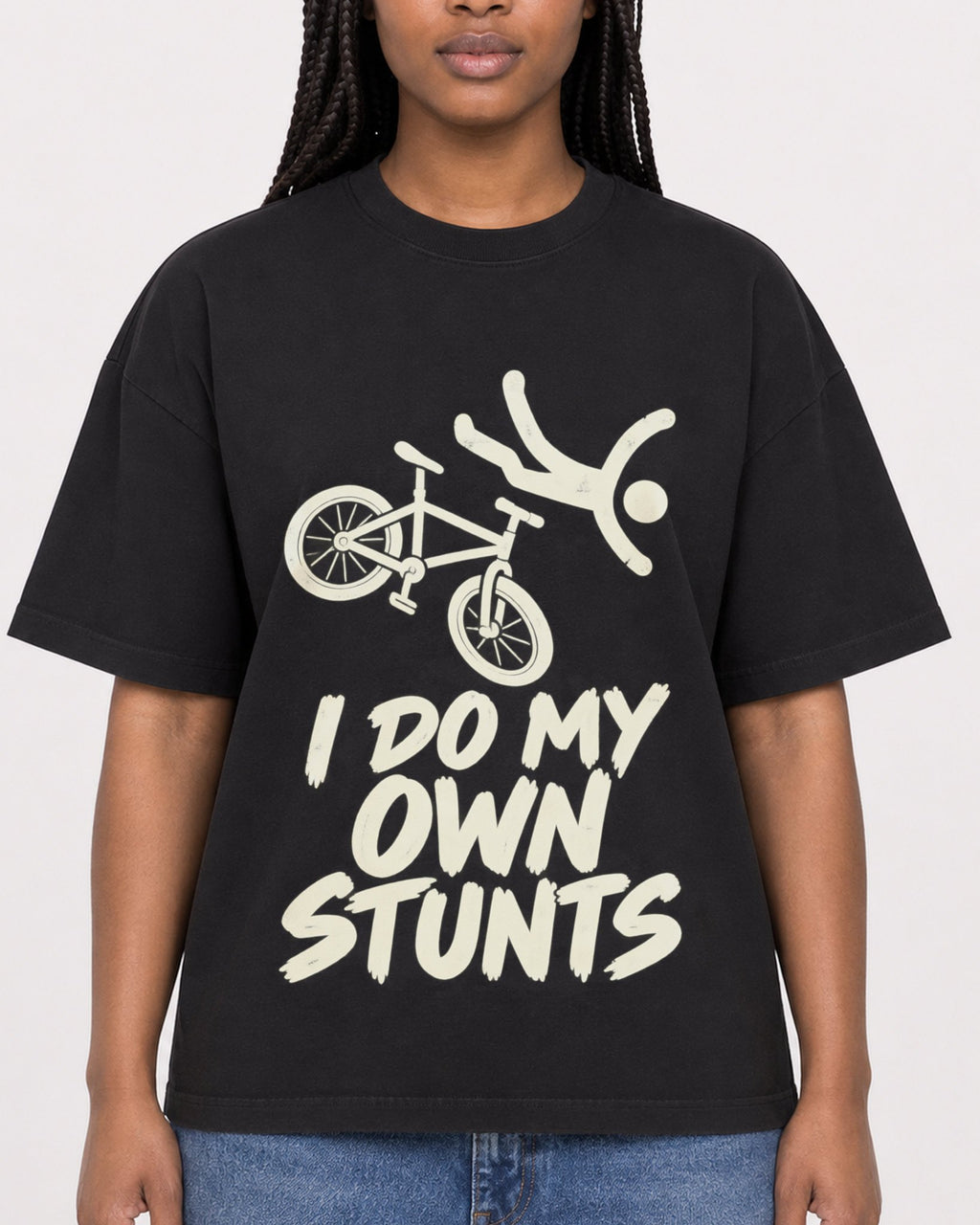 Mockup Boxy Heavyweight Tee Black female close-up 04