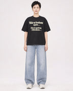 Mockup Boxy Heavyweight Tee Black female full-body 23
