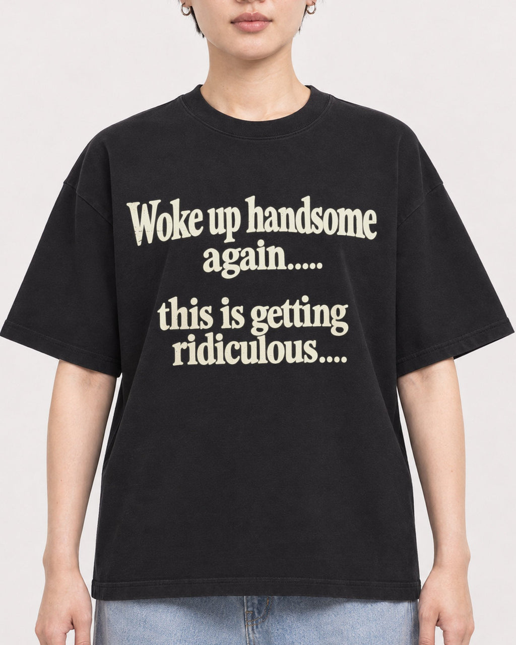 Mockup Boxy Heavyweight Tee Black female close-up 23