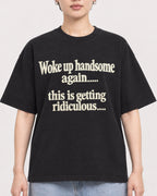 Mockup Boxy Heavyweight Tee Black female close-up 23