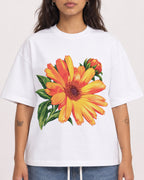Mockup Boxy Heavyweight Tee White female close-up 06