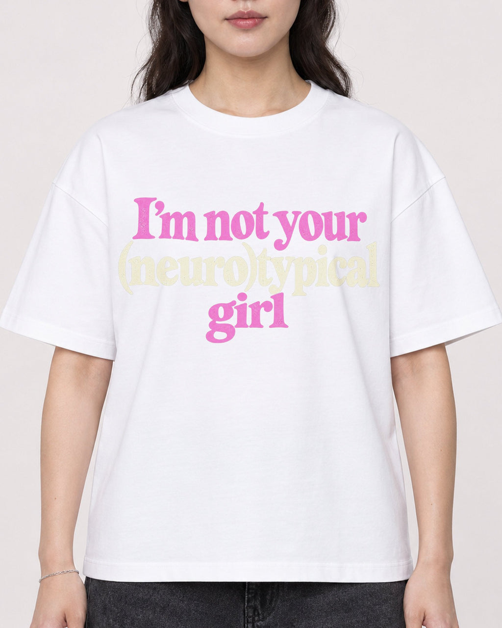 Mockup Boxy Heavyweight Tee White female close-up 03