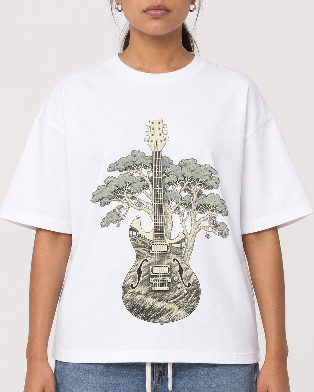 Mockup Boxy Heavyweight Tee White female close-up 16