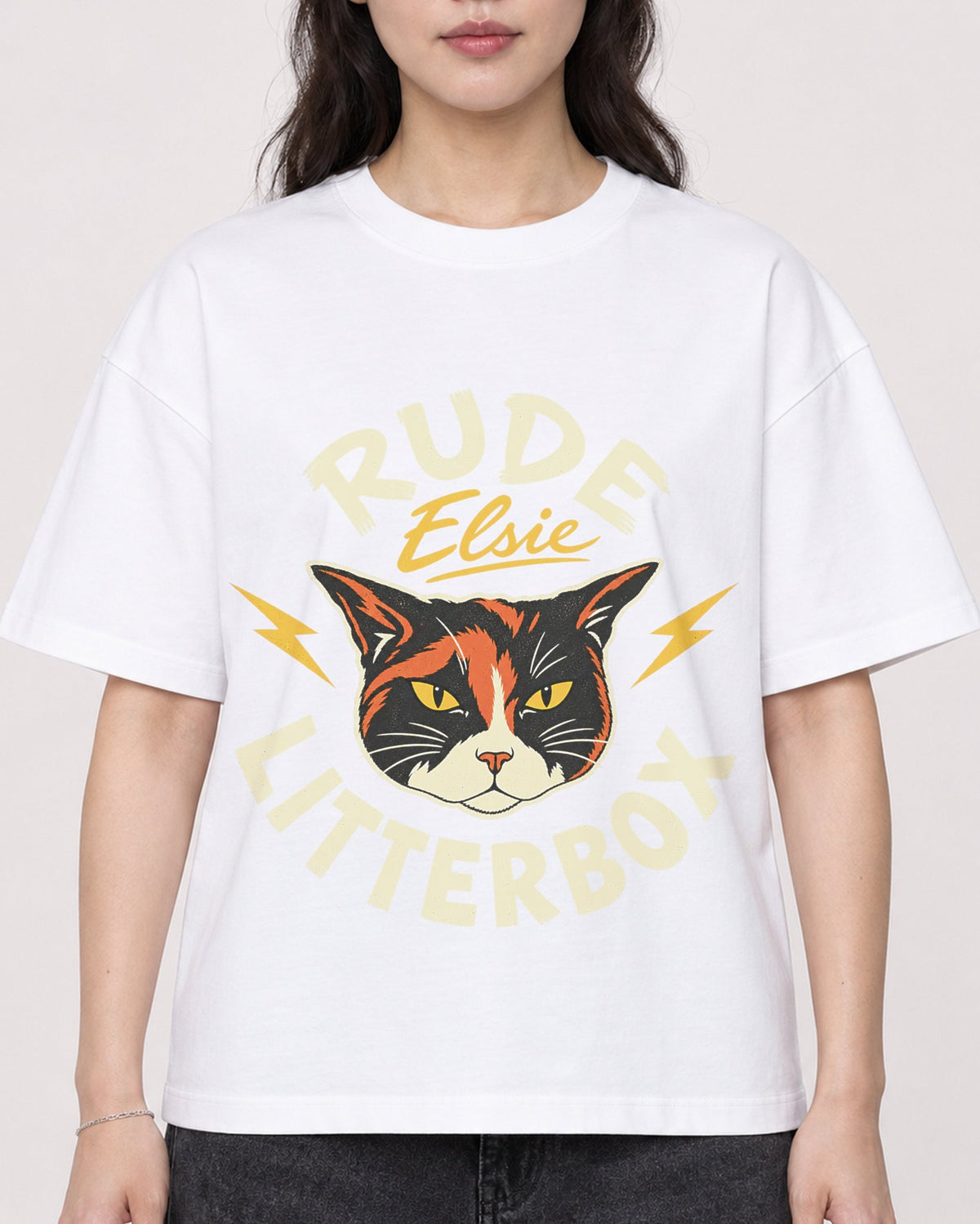 Mockup Boxy Heavyweight Tee White female close-up 03