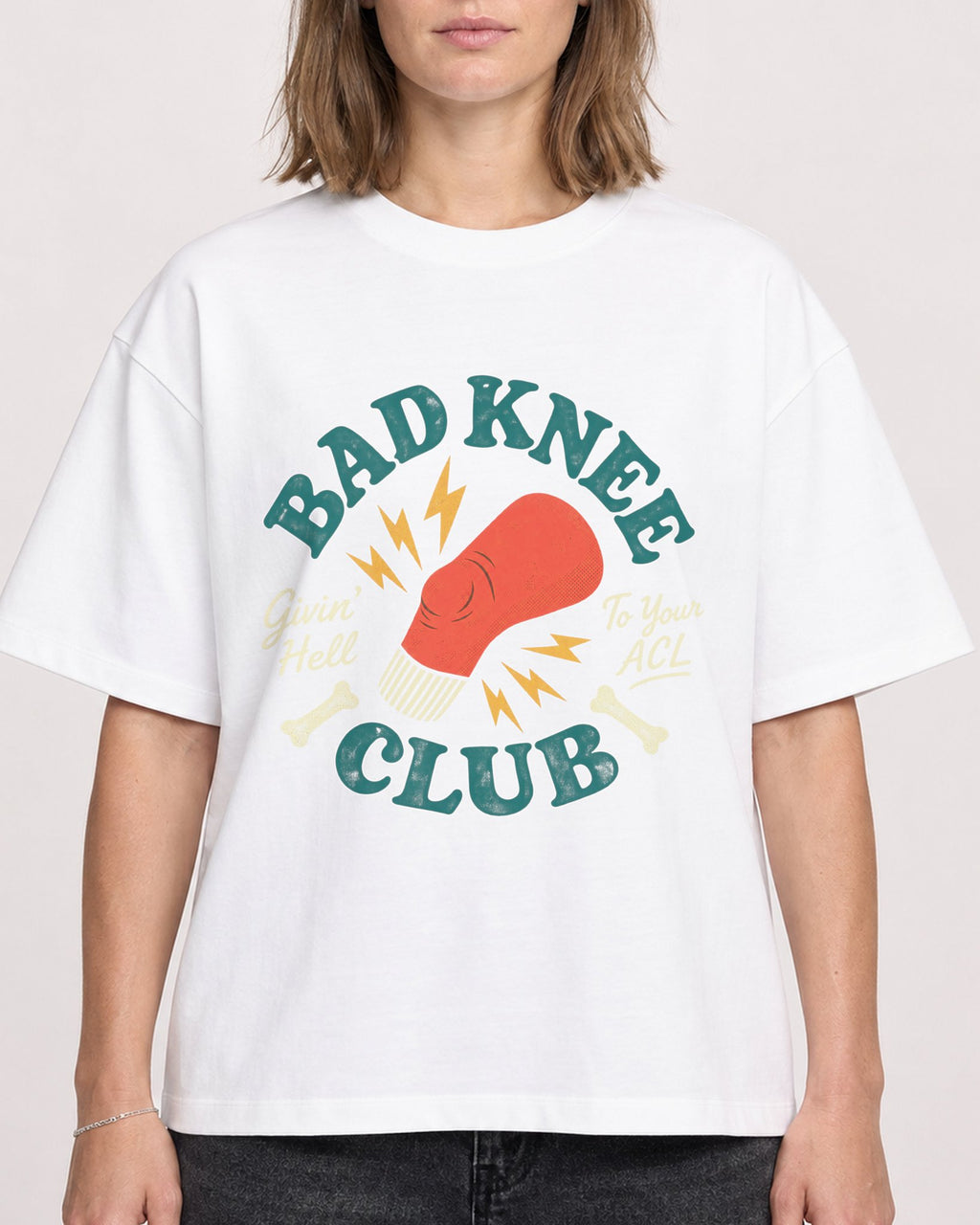 Mockup Boxy Heavyweight Tee White female close-up 38