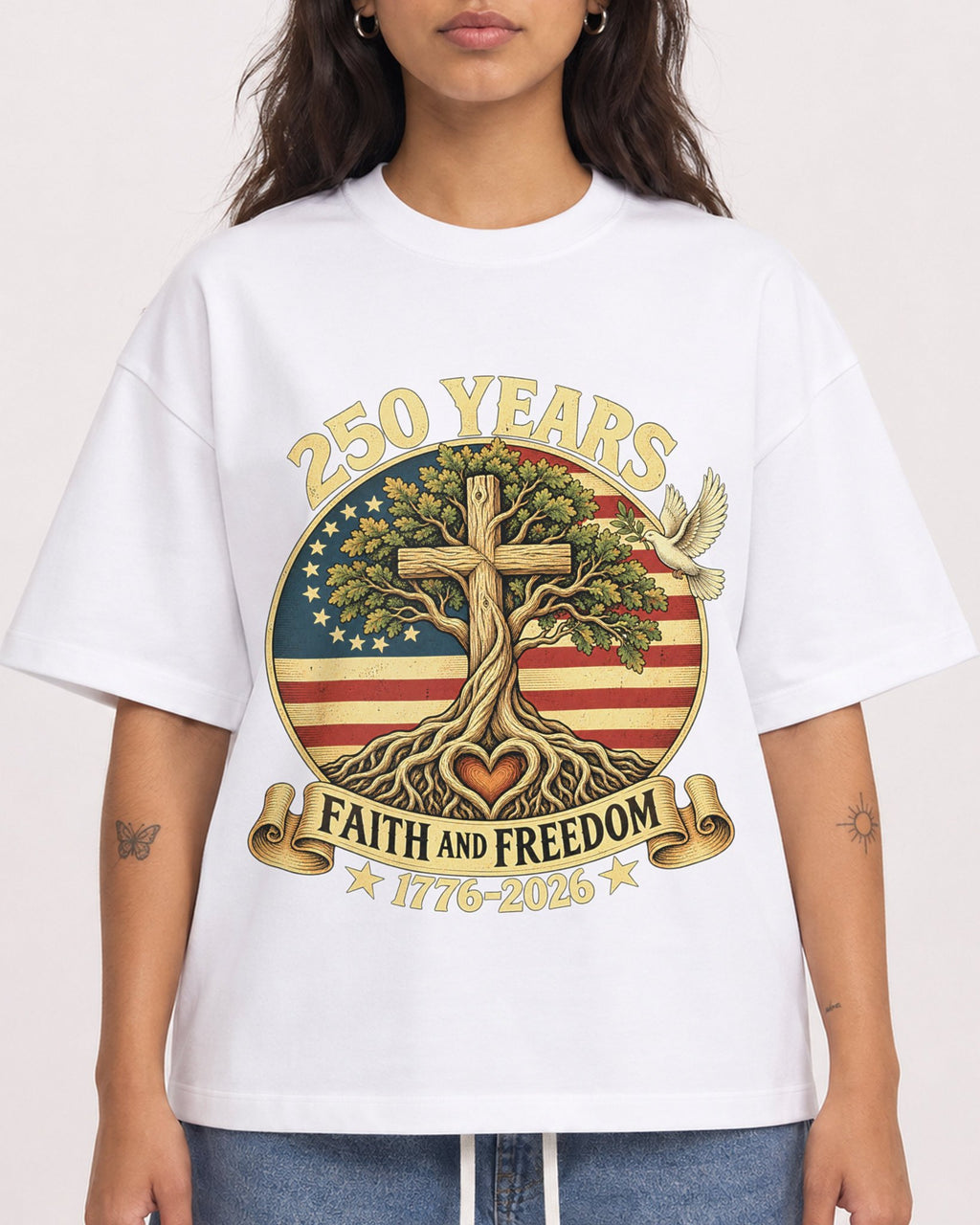 Mockup Boxy Heavyweight Tee White female close-up 06