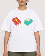 Mockup Boxy Heavyweight Tee White female close-up 17