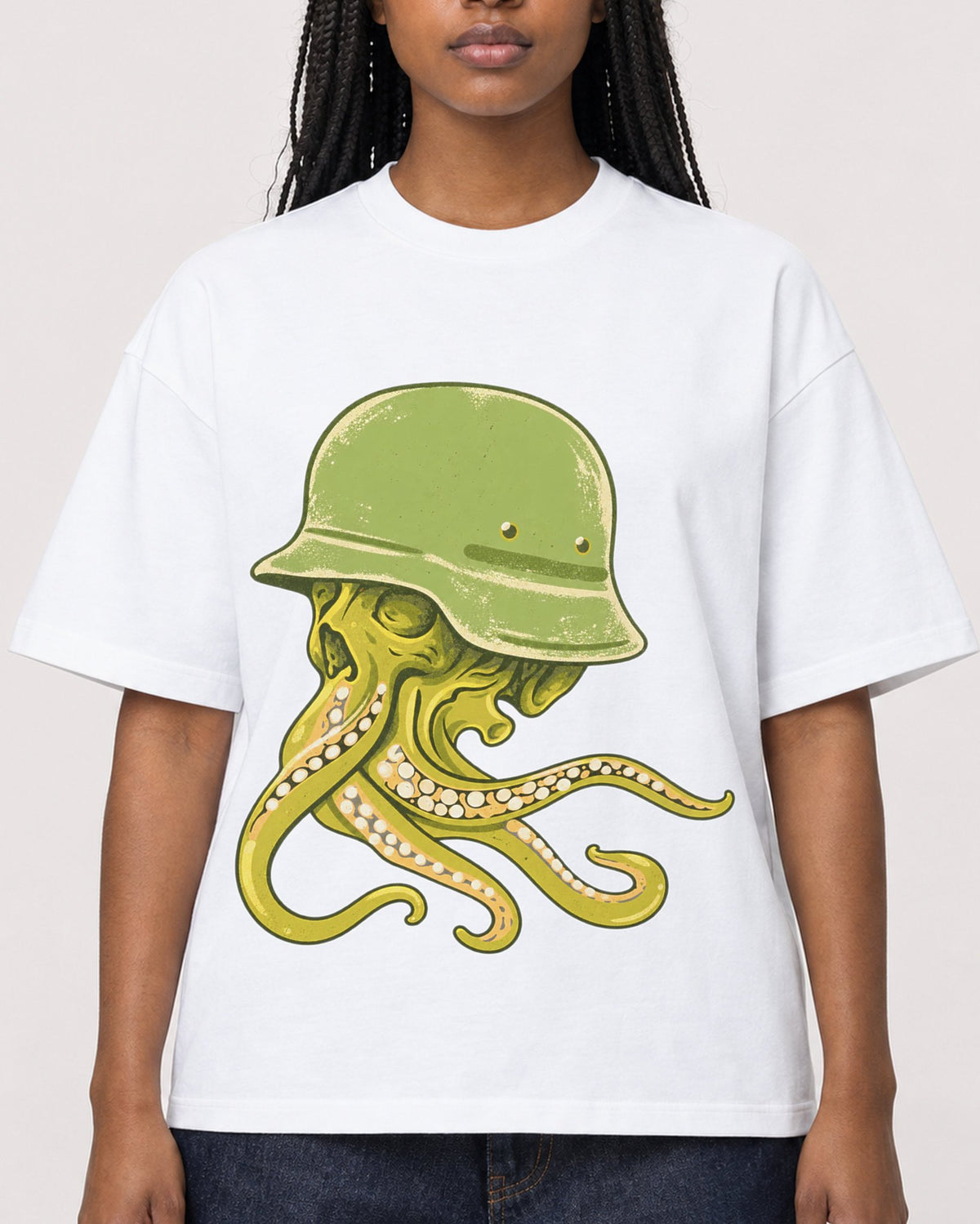 Mockup Boxy Heavyweight Tee White female close-up 04
