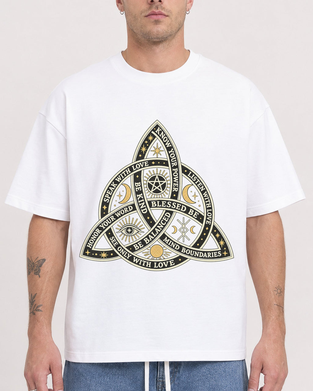 Mockup Boxy Heavyweight Tee White male close-up 18