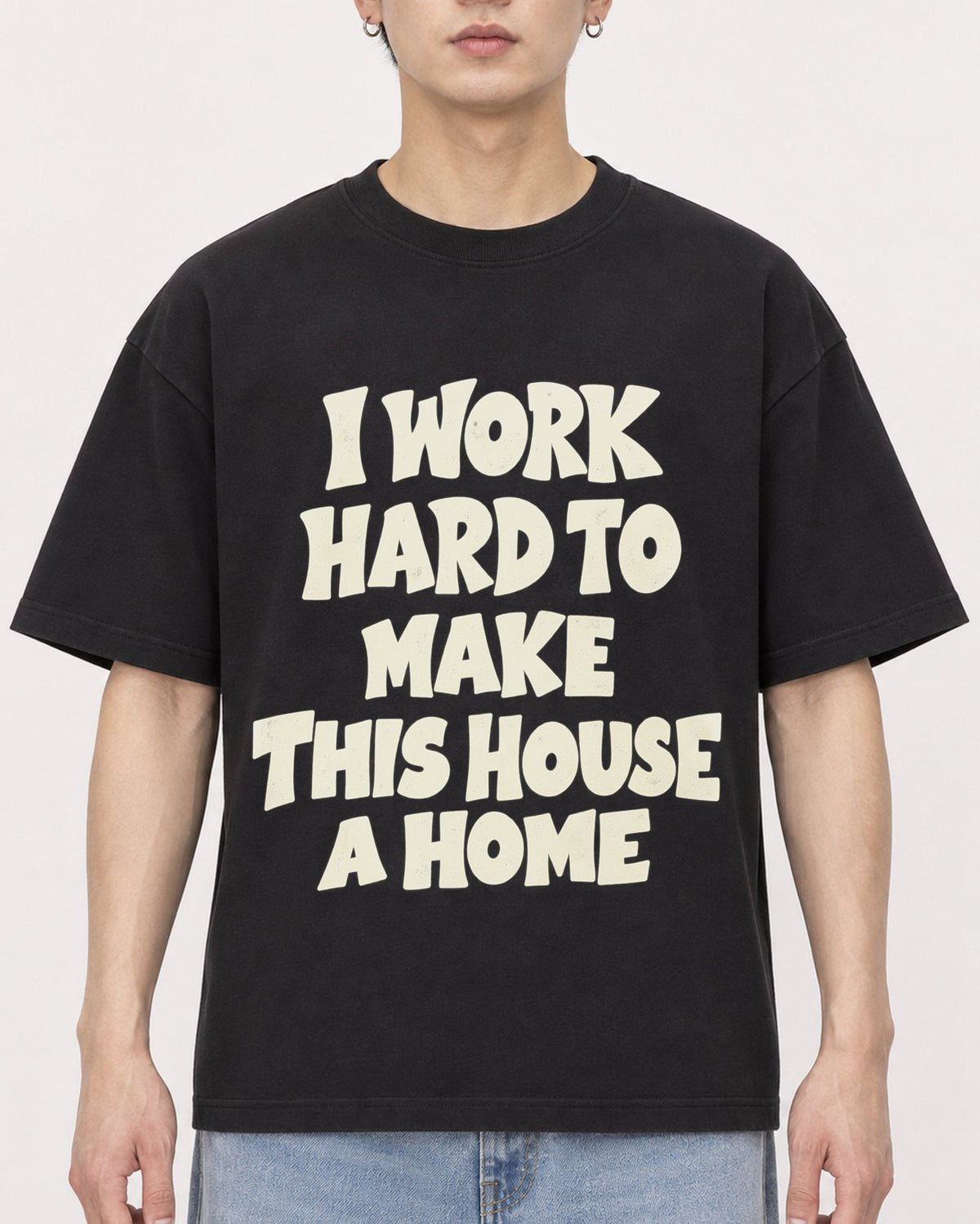 Mockup Boxy Heavyweight Tee Black male close-up 01